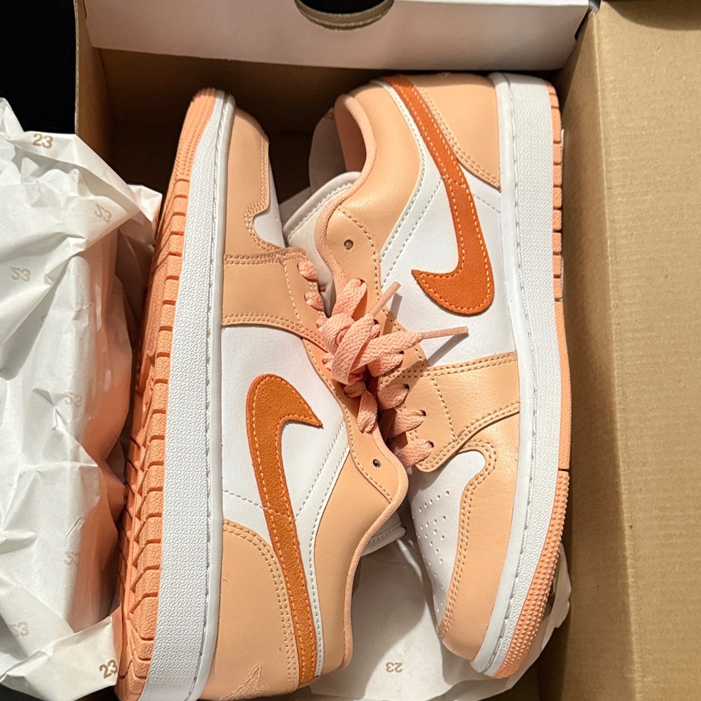 Nike Women's sunset haze